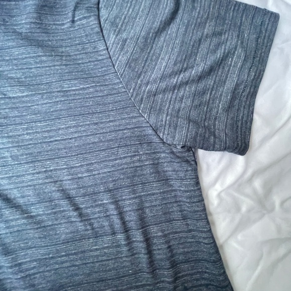 Old Navy Men's T-Shirt Size L - Picture 3 of 4